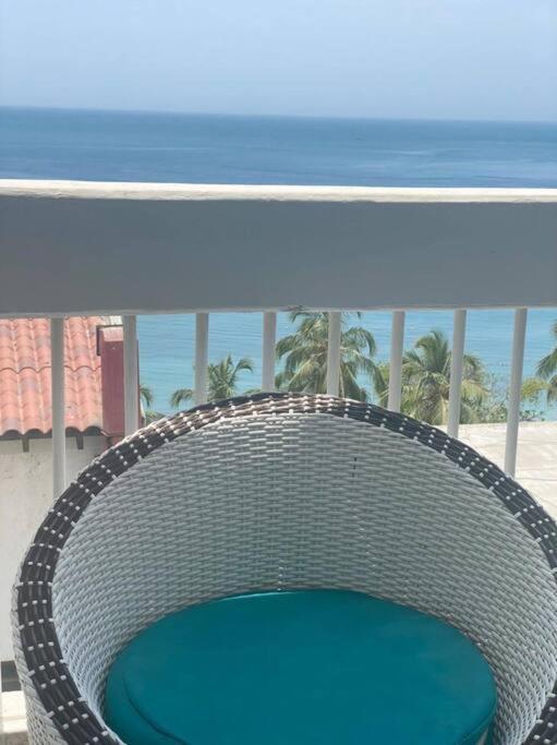 Lujoso, Frente A La Playa, Con Terraza Y Vista Al Mar . Apartment *